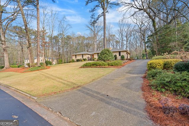 5666 Redcoat Run, Smoke Rise, GA 30087