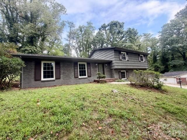 845 Cherokee Place SW, Lenoir, NC 28645