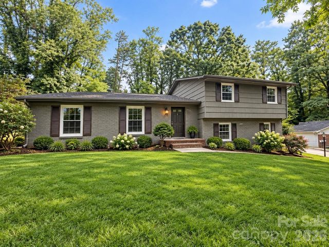 845 Cherokee Place SW, Lenoir, NC 28645