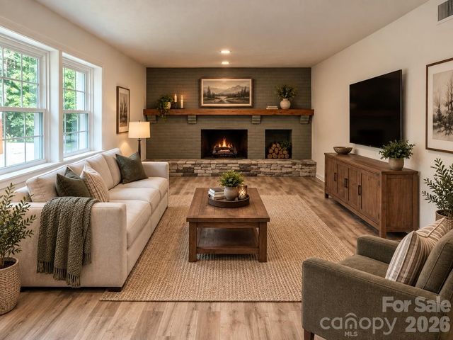 845 Cherokee Place SW, Lenoir, NC 28645