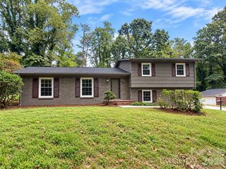 845 Cherokee Place SW, Lenoir, NC 28645