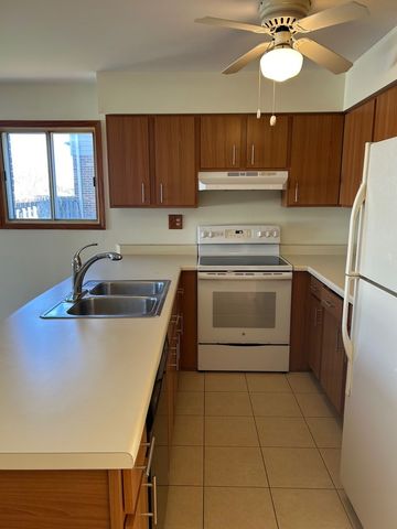 626 Terry Court A, Roselle, IL 60172