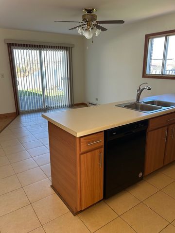 626 Terry Court A, Roselle, IL 60172