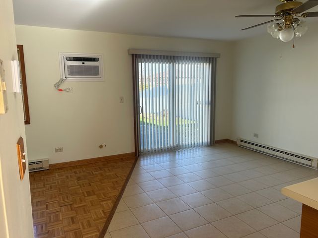 626 Terry Court A, Roselle, IL 60172