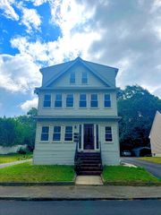 92 E Water Street 3, Taunton, MA 02780