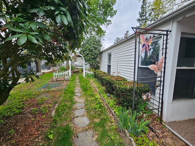 40 Better Way, Springfield, MA 01109