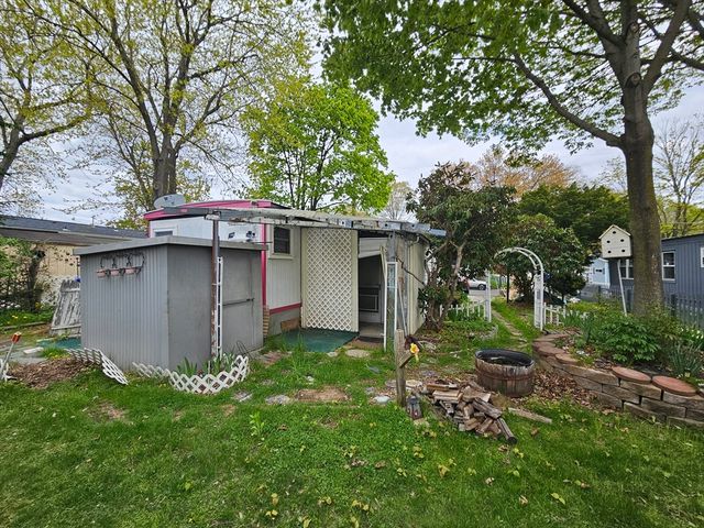40 Better Way, Springfield, MA 01109