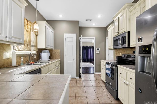 1838 Milburn Drive, Benton, AR 72015