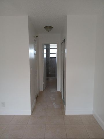 4760 Lucerne Lakes Boulevard W 405, Lake Worth, FL 33467