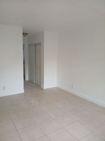 4760 Lucerne Lakes Boulevard W 405, Lake Worth, FL 33467