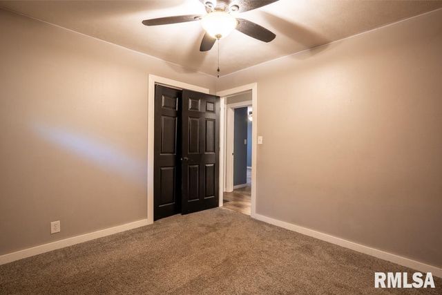 1104 E POPLAR Street, Herrin, IL 62948