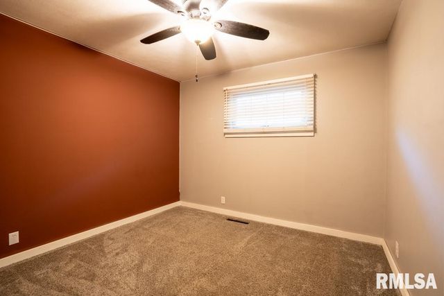 1104 E POPLAR Street, Herrin, IL 62948