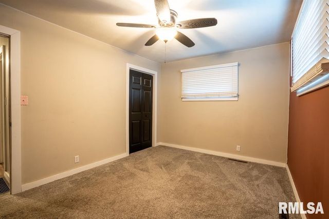 1104 E POPLAR Street, Herrin, IL 62948