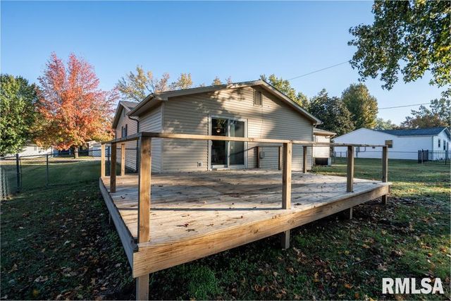 1104 E POPLAR Street, Herrin, IL 62948