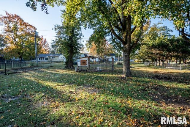 1104 E POPLAR Street, Herrin, IL 62948