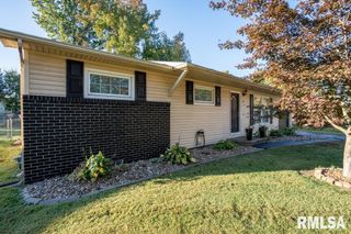 1104 E POPLAR Street, Herrin, IL 62948