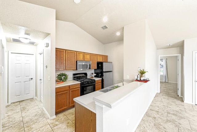 186 Prairie Springs LOOP, Georgetown, TX 78626