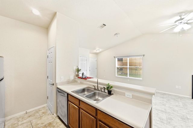 186 Prairie Springs LOOP, Georgetown, TX 78626