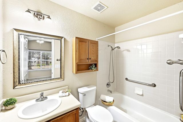 186 Prairie Springs LOOP, Georgetown, TX 78626