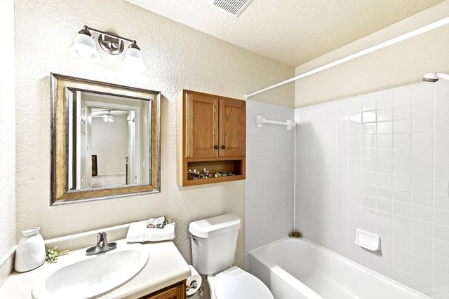 186 Prairie Springs LOOP, Georgetown, TX 78626