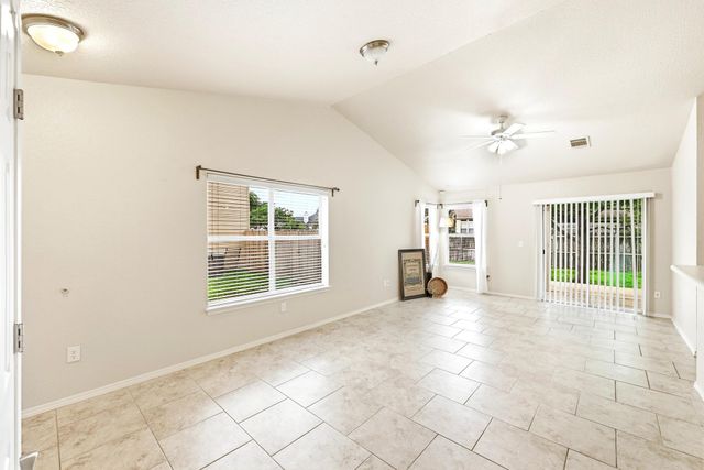 186 Prairie Springs LOOP, Georgetown, TX 78626