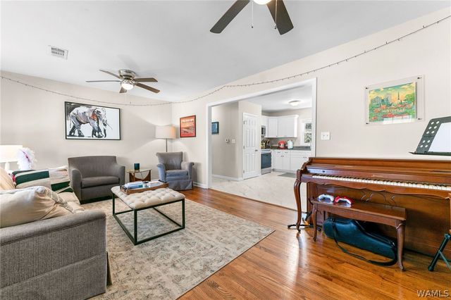 2216 Forest Lake, Tuscaloosa, AL 35401