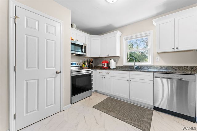 2216 Forest Lake, Tuscaloosa, AL 35401