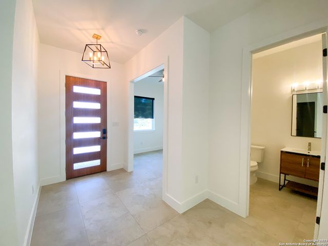 1726 N OLIVE ST, San Antonio, TX 78208