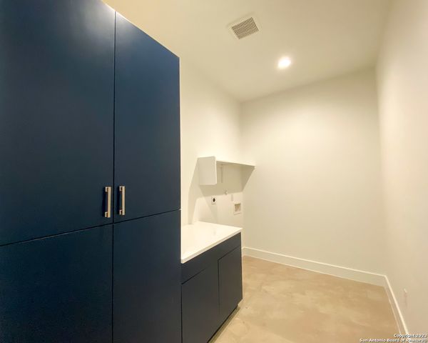 1726 N OLIVE ST, San Antonio, TX 78208