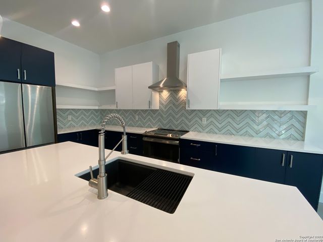 1726 N OLIVE ST, San Antonio, TX 78208