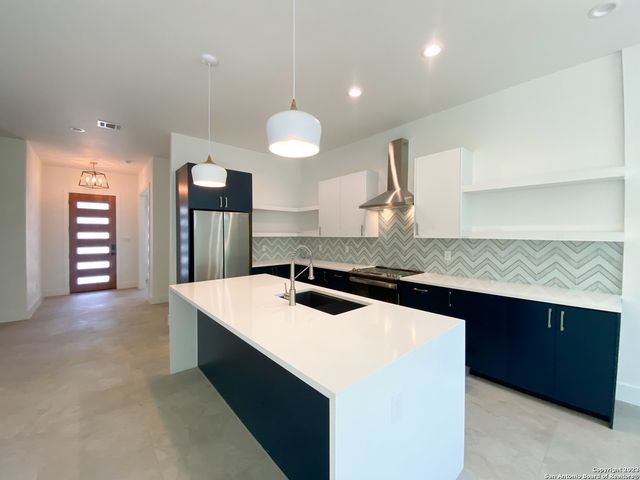 1726 N OLIVE ST, San Antonio, TX 78208