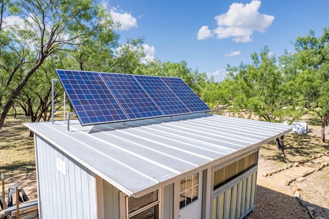 244 Apache Road, Brownwood, TX 86801