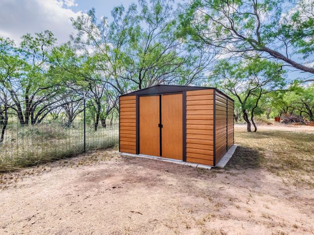 244 Apache Road, Brownwood, TX 86801