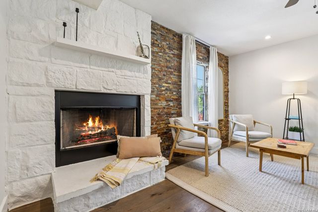 275 Stallion Springs, Fischer, TX 78623