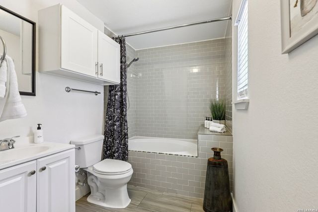 275 Stallion Springs, Fischer, TX 78623