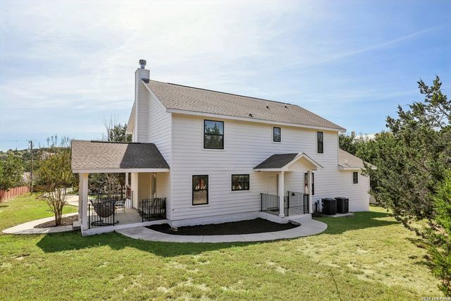 275 Stallion Springs, Fischer, TX 78623