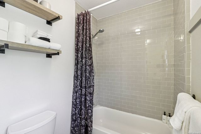 275 Stallion Springs, Fischer, TX 78623