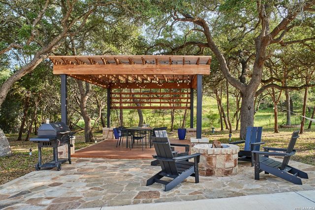 275 Stallion Springs, Fischer, TX 78623