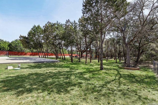 275 Stallion Springs, Fischer, TX 78623