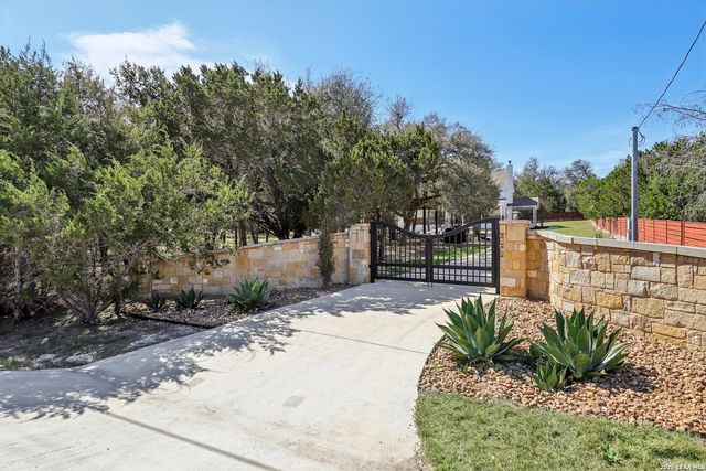 275 Stallion Springs, Fischer, TX 78623