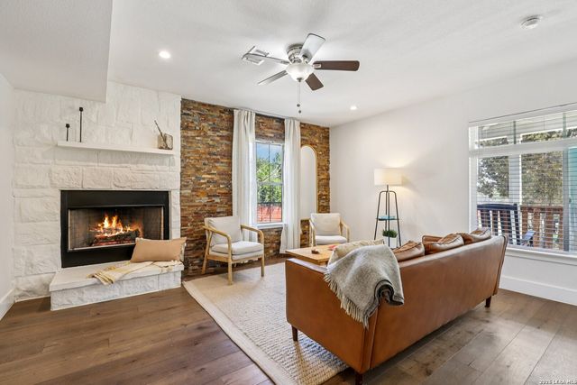 275 Stallion Springs, Fischer, TX 78623