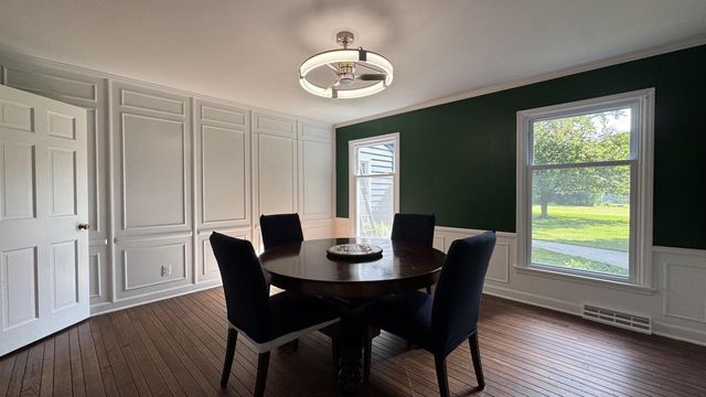 1435 E Fairy Chasm ROAD, Milwaukee, WI 53217
