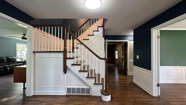 1435 E Fairy Chasm ROAD, Milwaukee, WI 53217