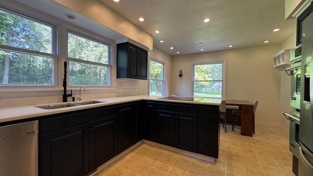 1435 E Fairy Chasm ROAD, Milwaukee, WI 53217