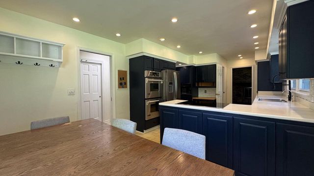 1435 E Fairy Chasm ROAD, Milwaukee, WI 53217