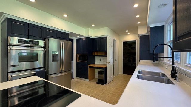 1435 E Fairy Chasm ROAD, Milwaukee, WI 53217