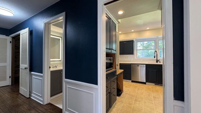 1435 E Fairy Chasm ROAD, Milwaukee, WI 53217