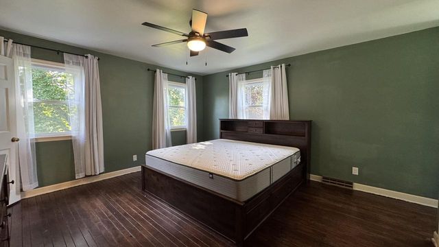 1435 E Fairy Chasm ROAD, Milwaukee, WI 53217