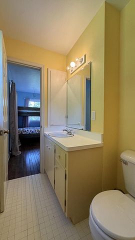 1435 E Fairy Chasm ROAD, Milwaukee, WI 53217
