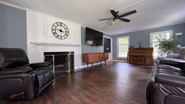 1435 E Fairy Chasm ROAD, Milwaukee, WI 53217